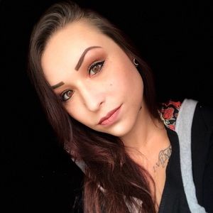 Meet your Posher, Mireya